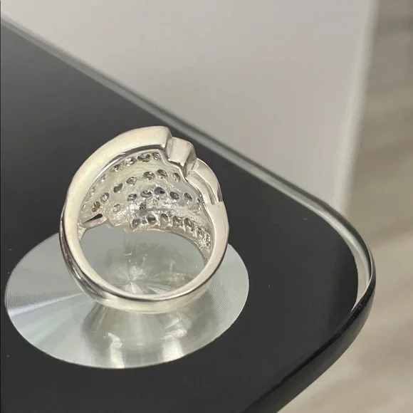 Sterling Silver Ring with Tanzanite Stones - Picture 4 of 10